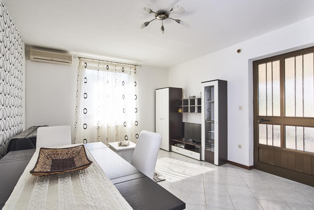 Lovely Roses Apartment อูมัค ภายนอก รูปภาพ