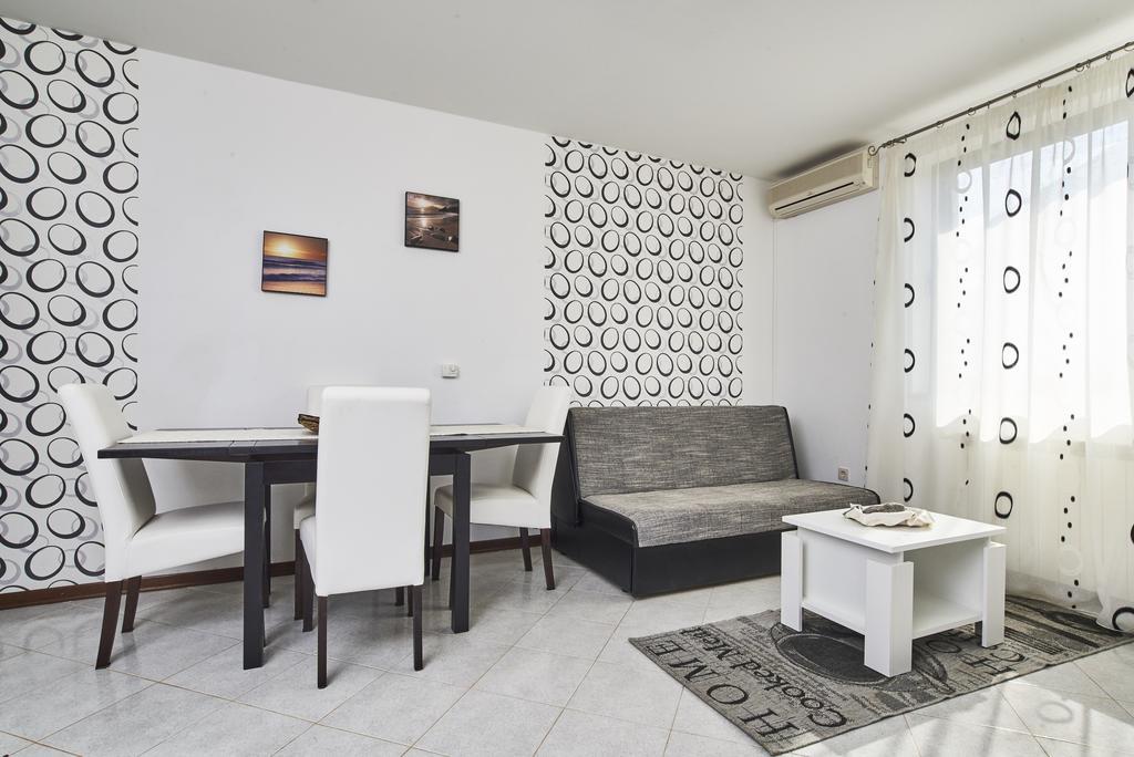 Lovely Roses Apartment อูมัค ภายนอก รูปภาพ